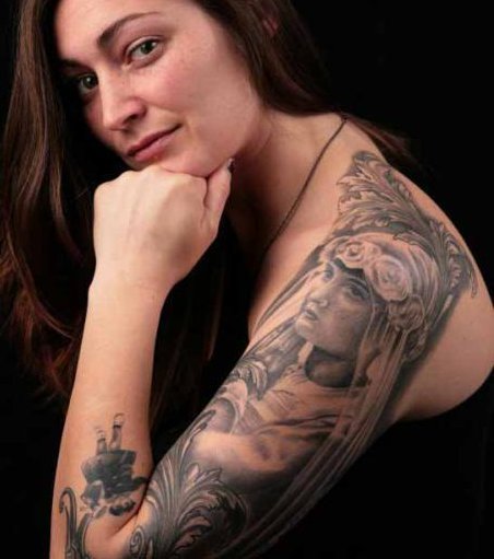 Tatoos frauen Tattooed women