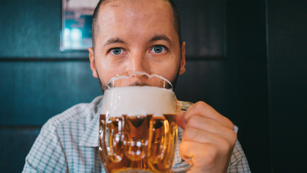 Seltene Krankheit: Mann produziert Alkohol im eigenen ...